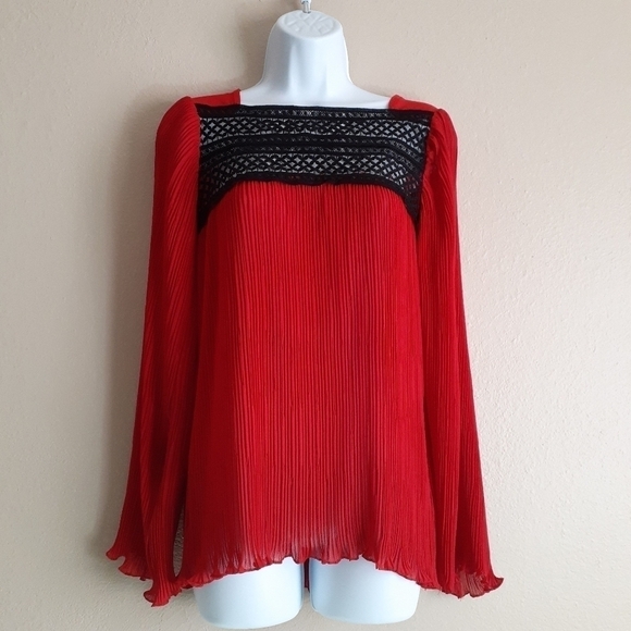 Nanette Lepore Long Sleeves Square Neckline Micropleat Blouse Sz/4 - Picture 1 of 13